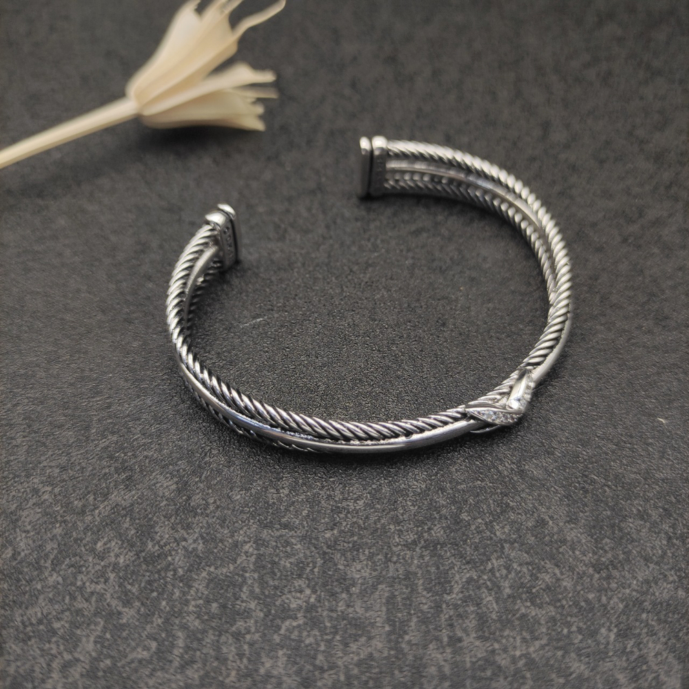 David Yurman Triple-Thread Crossover Diamond Bracelet - Picture 5 of 9